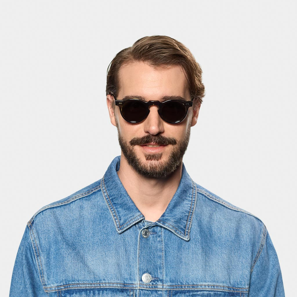 sunglasses-welt-eco-green-gradient-grey-sustainable-front-tbd-eyewear-man